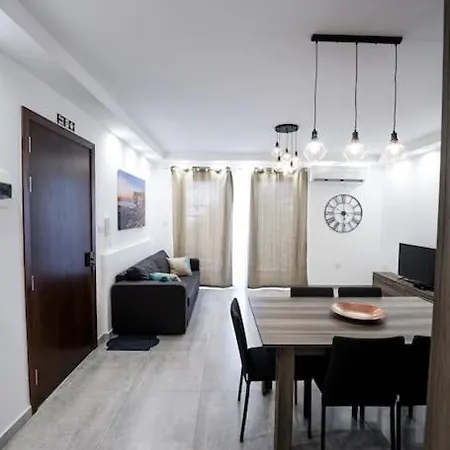 Lovely By The Sea. Mf1 * 圣保罗湾城