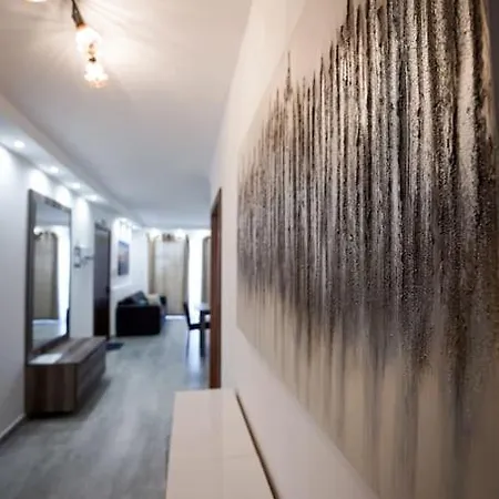 Lovely By The Sea. Mf1 圣保罗湾城