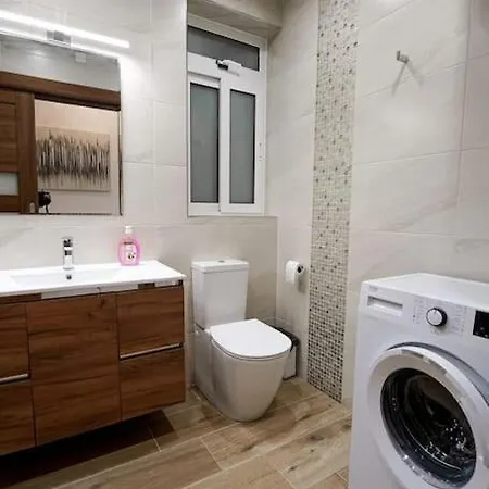 Lovely By The Sea. Mf1 *