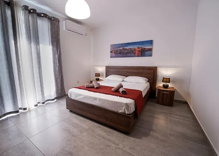 Lovely By The Sea. Mf1 * St. Paul's Bay